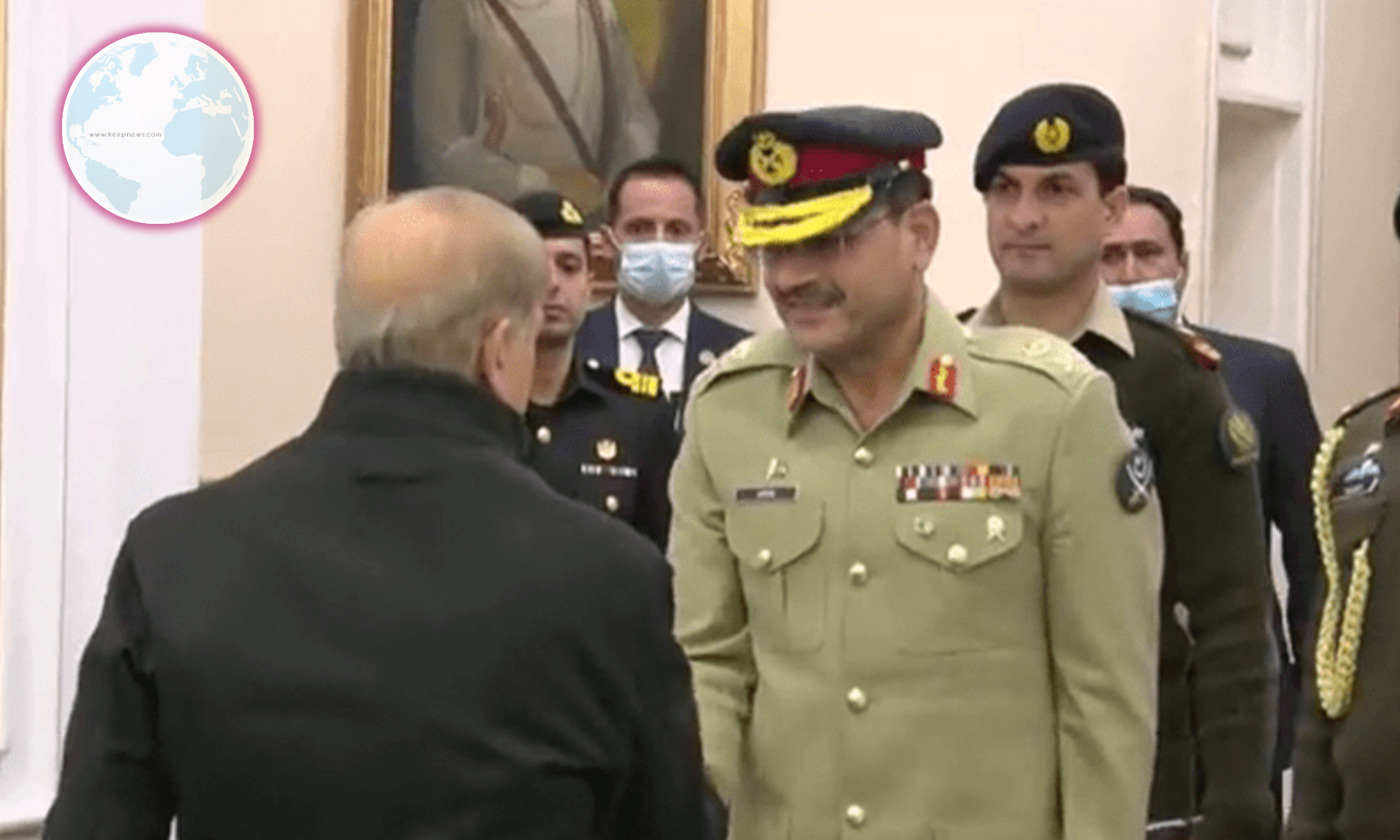New Army Chief Asim Munir Met the PM Shahbaz Sharif