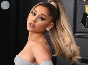 Ariana Grande relaxes her distinctive high Ponytail For a new Hairstyle